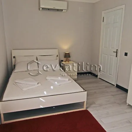 Mira Luxury Villa * Torba