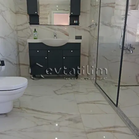 Mira Luxury Villa * Torba