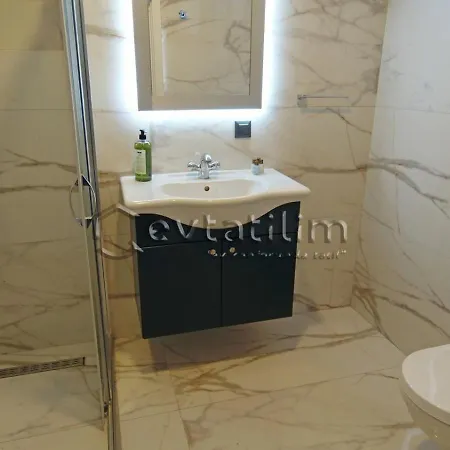 Mira Luxury Villa * Torba