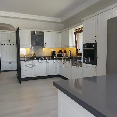 Mira Luxury Villa *